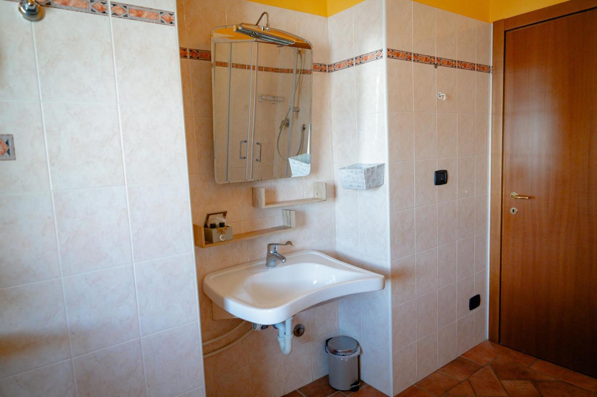 L'Antico Gabbiano B&B ซานกัสชาโน อิน วัลดีเปซา ภายนอก รูปภาพ